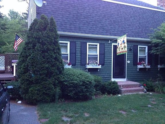 2nd image of 25 Maureen Way