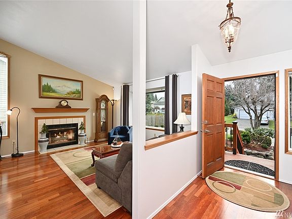 3rd image of 4325 175th St SW