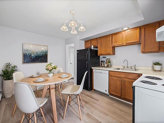 5th image of 3546 Lyell Rd #8-5