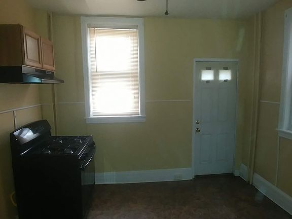 2nd image of 6237 N Woodstock St