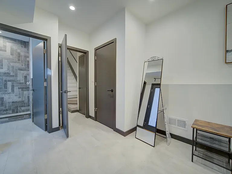 44 N 40th St #C — Photo 14
