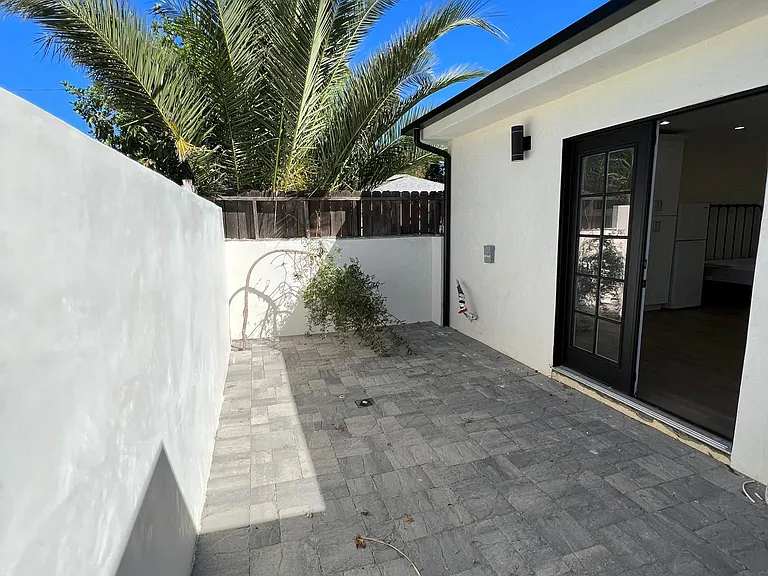 19139 Delano St #1 — Photo 3