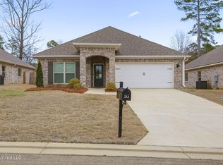 213 Serenity Lake Dr, Pearl, MS 39208