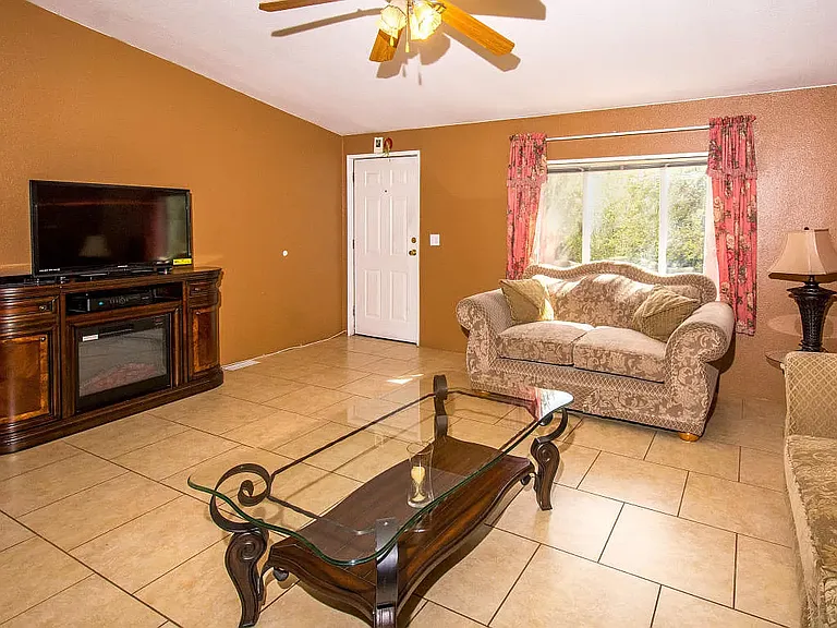 4850 E Lowell Dr — Photo 2