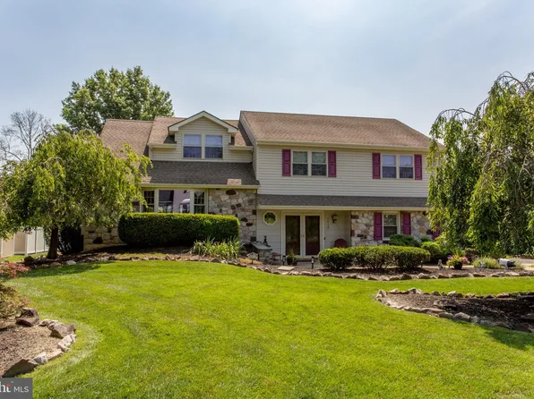 2018 Buckingham Dr, Jamison, PA 18929