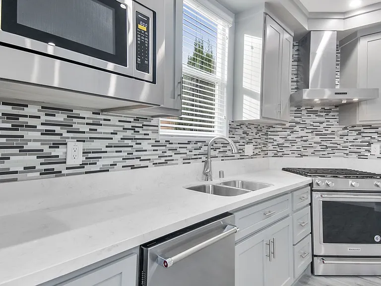 513 S Oak St — Photo 14