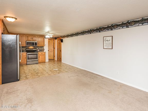 4th image of 7718 Henwick Ln