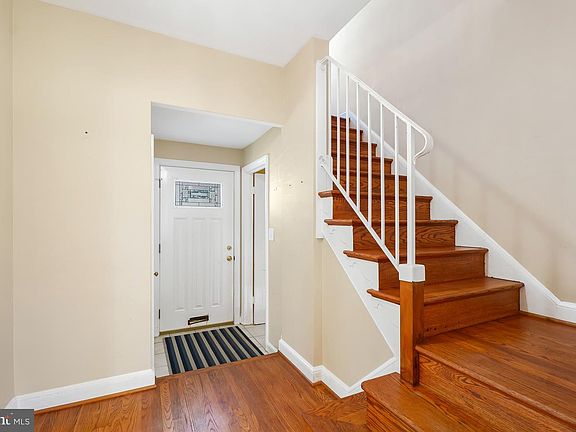 3rd image of 2620 Colston Dr
