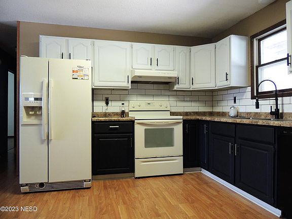 4th image of 713 3rd Ave S