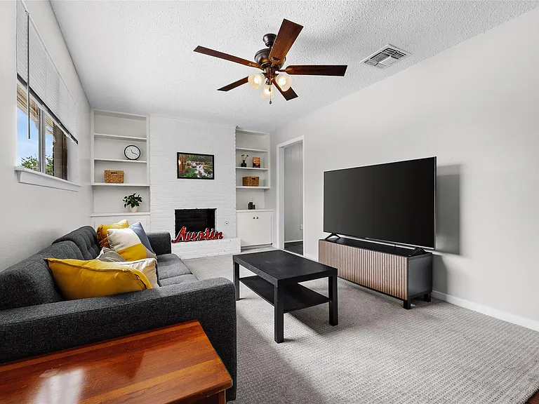2203 Ventura Dr #B — Photo 5