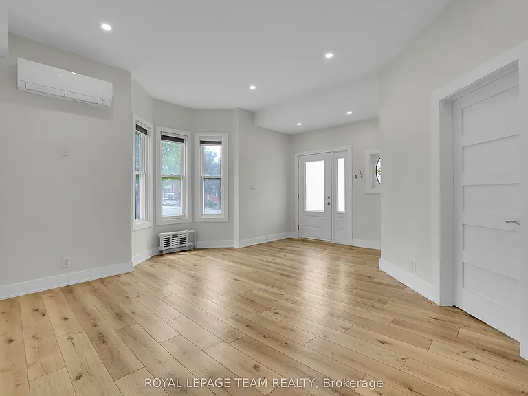531 McLeod St #A — Photo 9