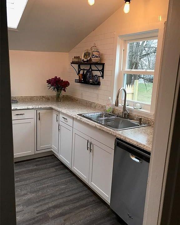 2nd image of 2560 N Forest Rd