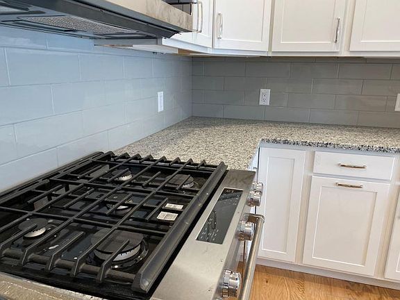 4th image of 299 Lexington St #31