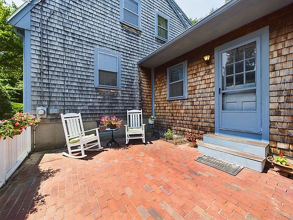 4th image of 48 Laurel Dr