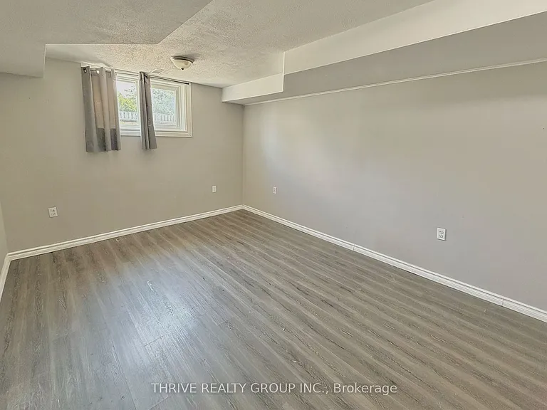 727 Millbank Dr #LOWER — Photo 13