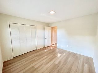 100 Meadow Park Ln #B, Hendersonville, NC 28792