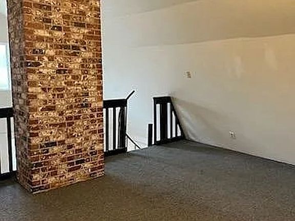 3rd image of 27006 Ridge Ave
