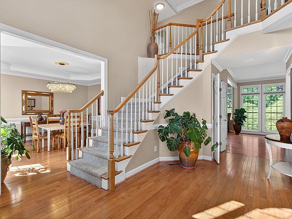 5th image of 100 Listokin Ct