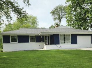 5501 Lakeview Dr, Greendale, WI 53129