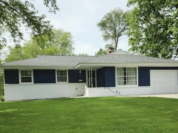 5501 Lakeview DRIVE, Greendale, WI 53129