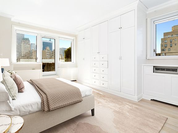 4th image of 20 E 68th St APT 15D