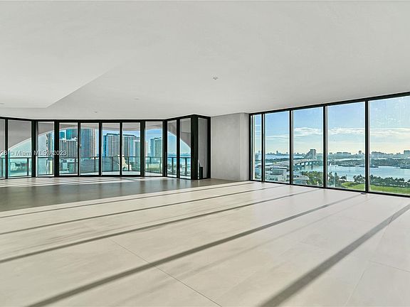 3rd image of 1000 Biscayne Blvd Unit 1602