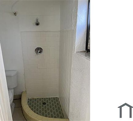 5th image of 600 26th St APT 8