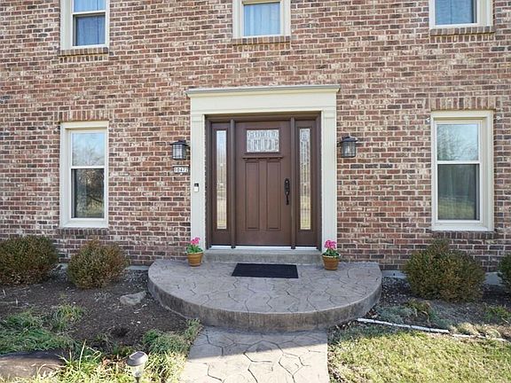3rd image of 10472 Shadyside Ln