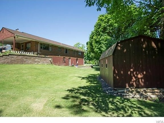 5th image of 1 Valley View Dr