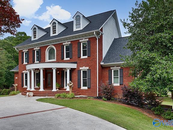 4th image of 3000 Bogey Cir SE
