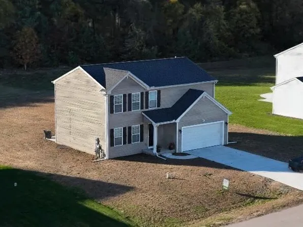 7859 Sierra Dr, Belding, MI 48809