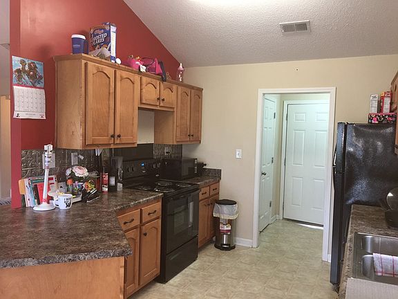 5th image of 108 Magnolia Cir