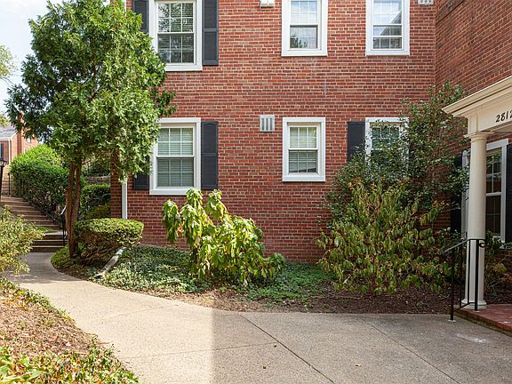 3rd image of 2812 S Abingdon St #B