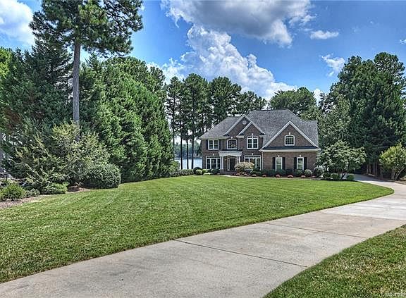 2nd image of 128 Stormy Pointe Ln