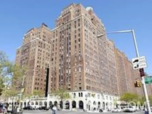 410 West 24th Street image 1 of 16