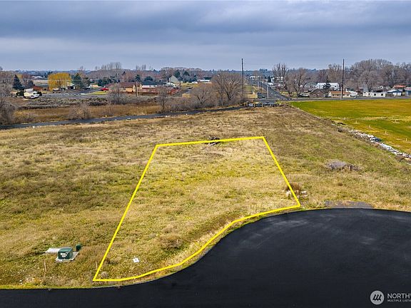 2nd image of 8 Valley Road NE #8