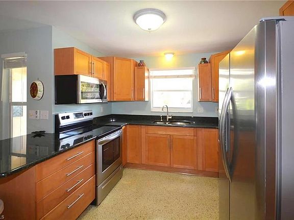 3rd image of 2701 Egret Ct