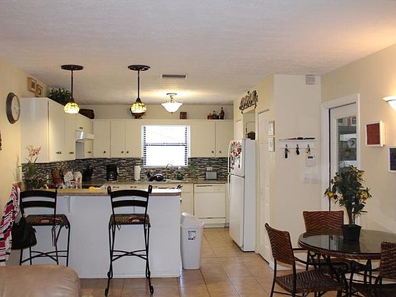 3rd image of 3431 E Lake Dr