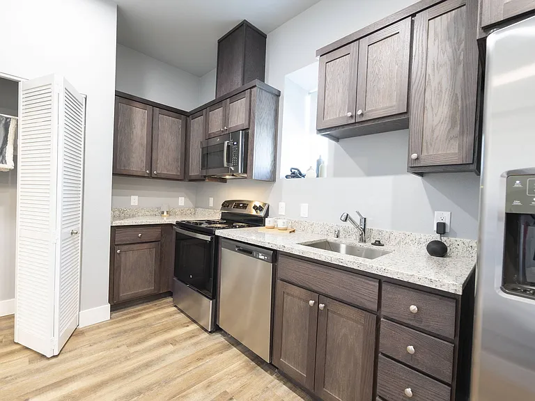 ONE18 West Street Residential — Photo 47