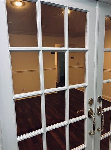 1st image of 1136 Bay St