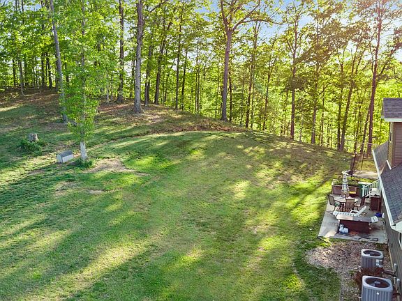 3rd image of 272 Alma Dr