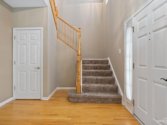 3rd image of 1824 Cambridge Ln