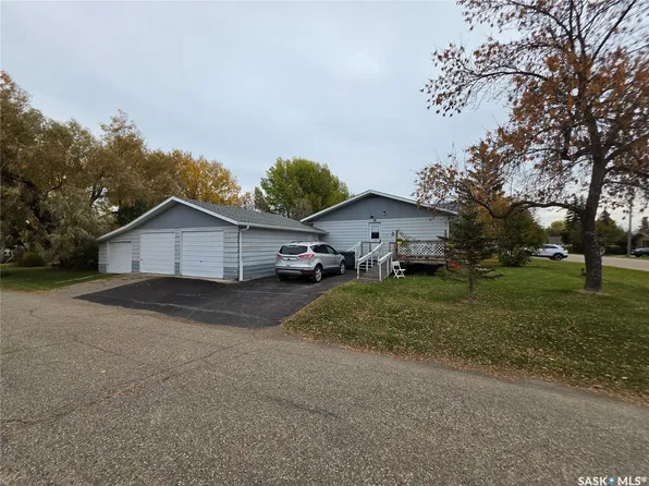 601 2nd Avenue, Raymore, SK S0A 3J0