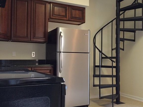 2nd image of 222 S Clay St APT 3