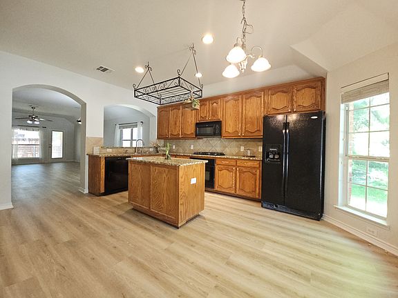 3rd image of 11836 Kingsville Dr
