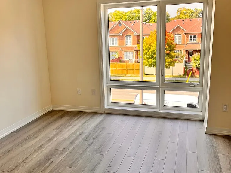 245 McLevin Ave #19 — Photo 11