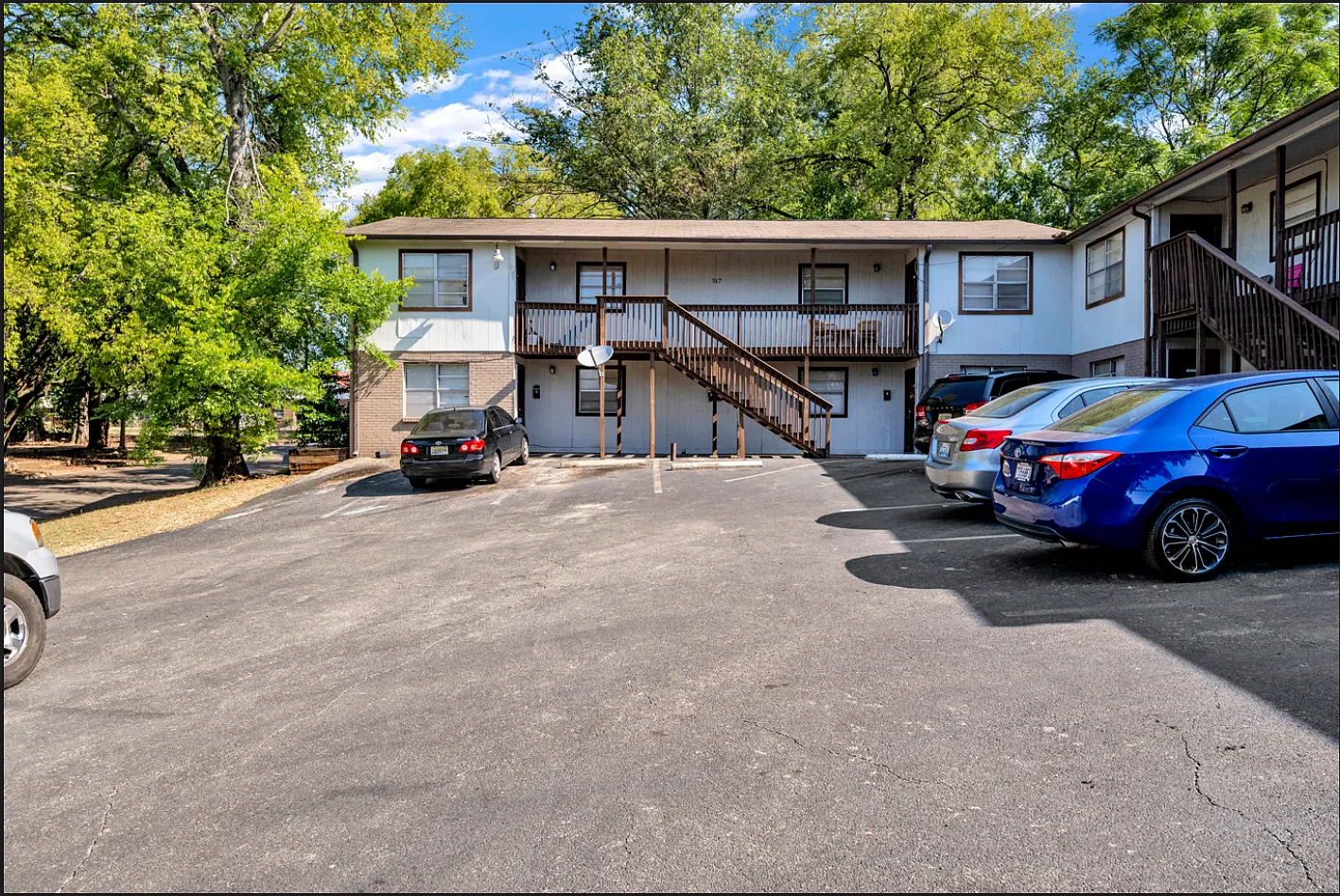 313 Beta Street South — Photo 1