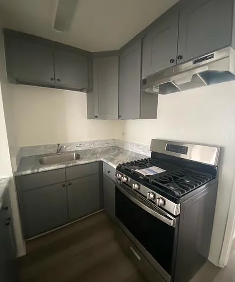 2734 James M Wood Blvd — Photo 5