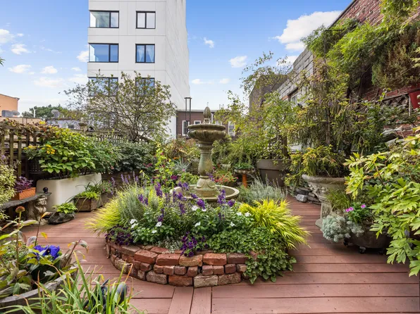 607 Manhattan Avenue image 1 of 16