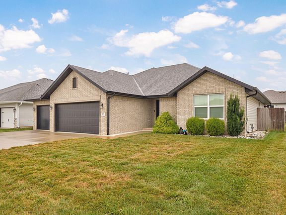 2nd image of 817 S Ridgemont Drive